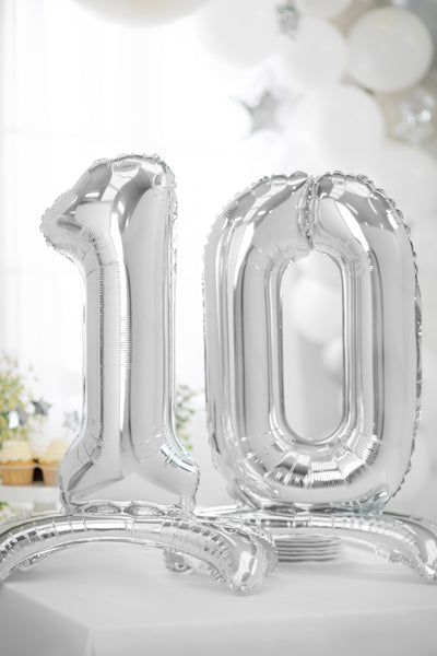 Staande folie ballon cijfer '0' zilver