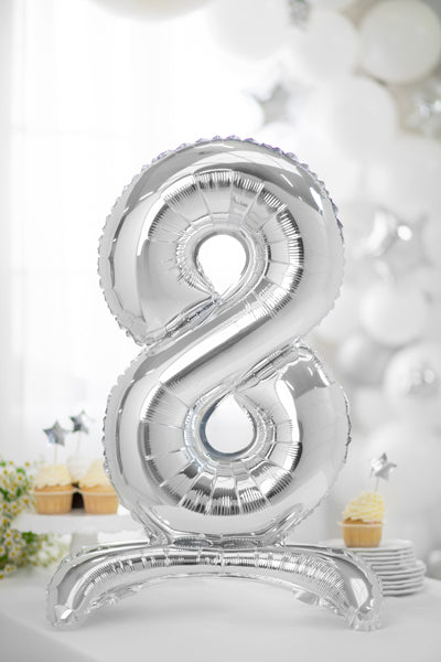 Staande folie ballon cijfer '8' zilver