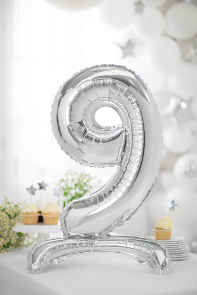 Staande folie ballon cijfer '9' zilver